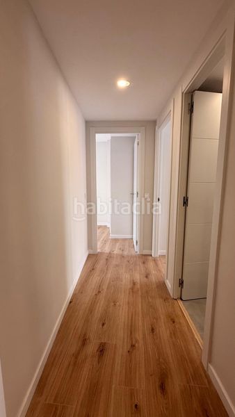 Foto 520fcde4-5627-437e-939a-bcec8291f447. Apartamento  reformado , segunda línea de playa junto al puerto con licencia turística en Fuengirola
