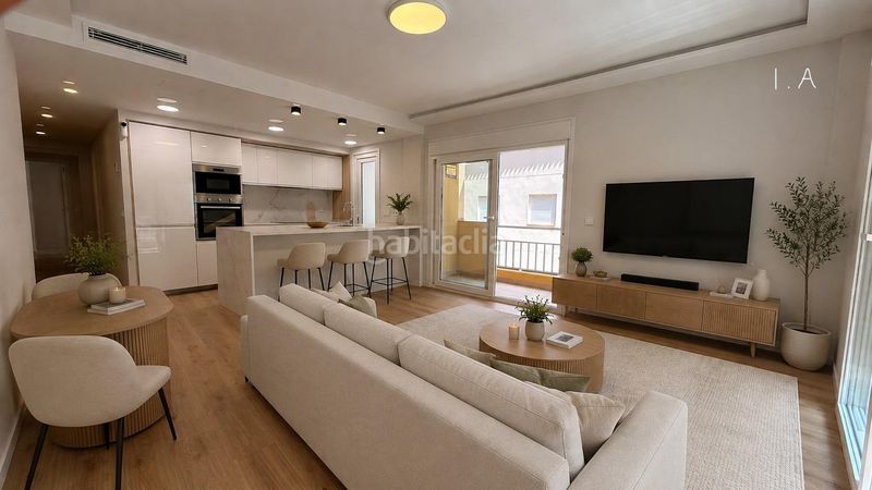 Foto 74673d5d-1bd4-4b12-8aee-c464966a8fd4. Apartamento  reformado , segunda línea de playa junto al puerto con licencia turística en Fuengirola