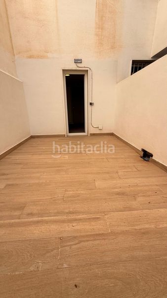 Foto f1176ad7-b418-47f7-88ae-8bcffdfffba8. Apartamento  reformado , segunda línea de playa junto al puerto con licencia turística en Fuengirola