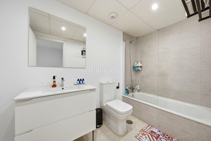Foto 0db9c8ad-6a11-4ef6-9887-6e59c6b01a00. Casa adossada amb aparcament piscina a la cala Mijas Mijas