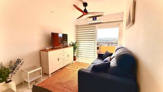 Apartment in Los Pacos. Piso en venta en los pacos, fuengirola  2 dormitorios, terraza,