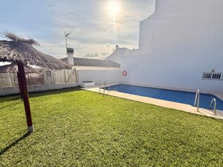 Chalet in Torreblanca del Sol. Chalet independiente en torreblanca, fuengirola con piscina, gar