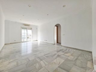 Apartament a Las Flores. Amplio piso de 3 dormitorios en las lagunas, mijas costa  costa