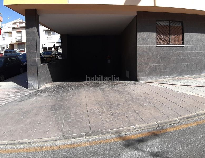 Foto fd2ca1c5-e4b5-4f71-8515-6f721cd592f7. Aparcament cotxe a Las Cañadas Mijas