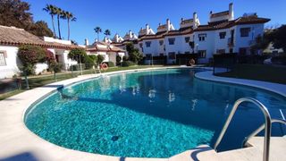Maison jumelée à Mijas Golf. Chalet adosado en primera línea de mijas golf con 3 dormitorios,