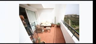 Ático en Riviera del Sol. Ático con solárium privado, vistas al mar y orientación sur en r