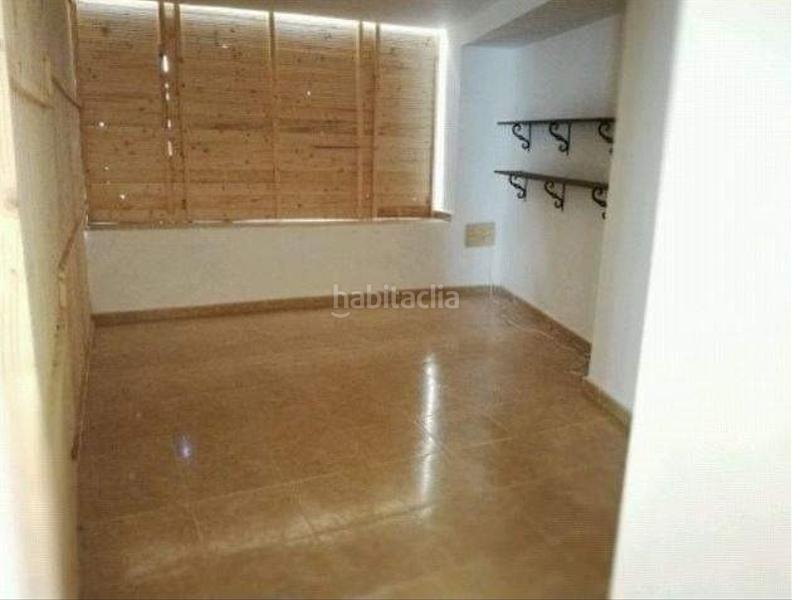 Foto 4b6f3479-00a4-4b90-93b6-96fa32db1781. Local comercial local en zona comercial en Coín