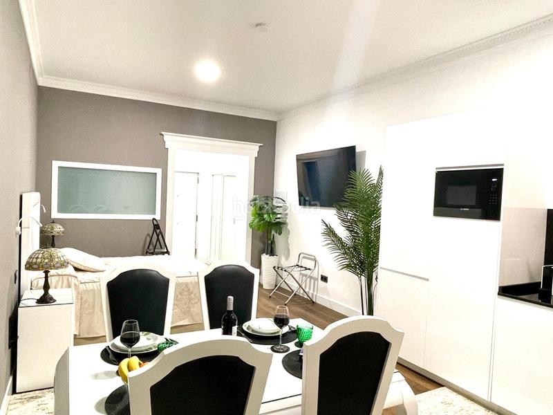 Foto 1b76941f-b2d0-49ca-8633-2be0f0c7dcc4. Estudio  de lujo en conjunto nogalera en El Bajondillo Torremolinos