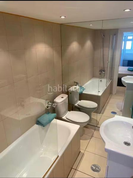 Foto 16fcba08-6737-403f-b6a6-25793b8e3de9. Apartament amb piscina a El Bajondillo Torremolinos