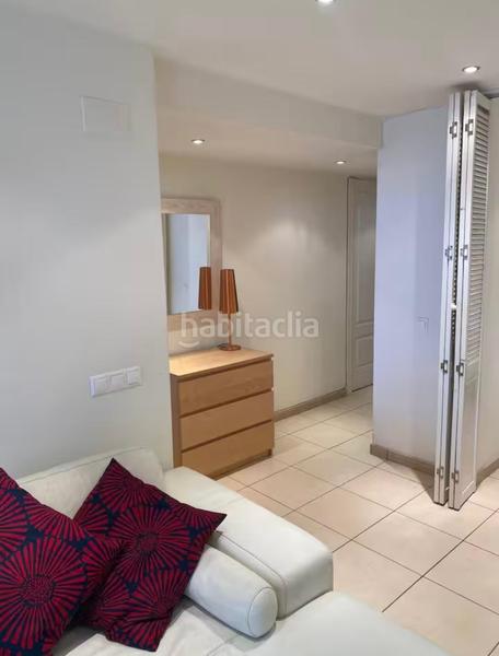 Foto f07673c1-d468-488b-8594-fe952d9d04d0. Apartament amb piscina a El Bajondillo Torremolinos