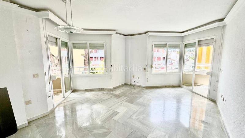 Foto 3431098e-4c3b-4580-8ec9-a494c7fa9f5b. Piccolo appartamento con parcheggio piscina in Montemar Torremolinos