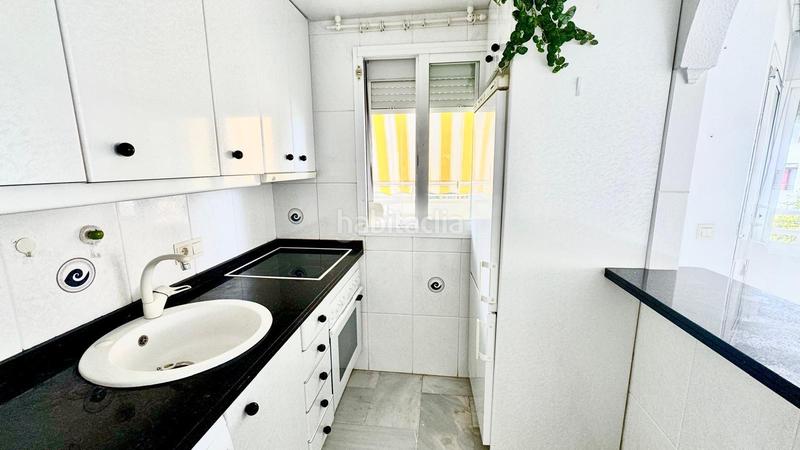 Foto 37f39c1a-e905-494a-b02f-9dd24e130fc5. Piccolo appartamento con parcheggio piscina in Montemar Torremolinos