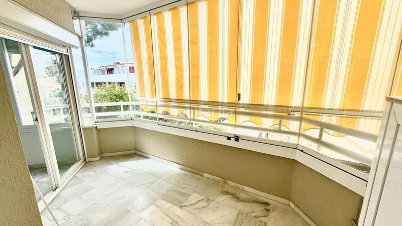 Foto a1a15137-8f7e-48ba-a238-e744921fc12c. Piccolo appartamento con parcheggio piscina in Montemar Torremolinos