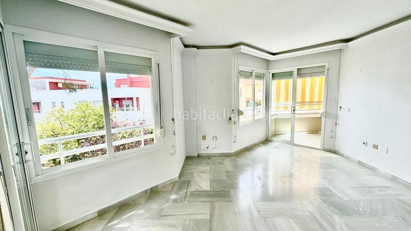 Foto c9a26a4f-7d1c-4961-8900-72f6ccdd50eb. Piccolo appartamento con parcheggio piscina in Montemar Torremolinos