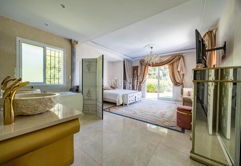 Foto f977fd02-ef02-4c05-9a51-245869ec041e. Miete chalet mit heizung parking pool in Cabopino - Artola Marbella