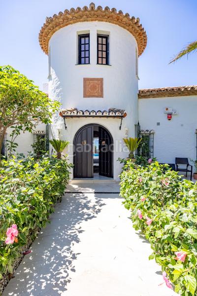 Foto d31d7e3d-5e2d-4ec6-adb4-81a1159ab352. Rent chalet with heating parking pool in Cabopino - Artola Marbella