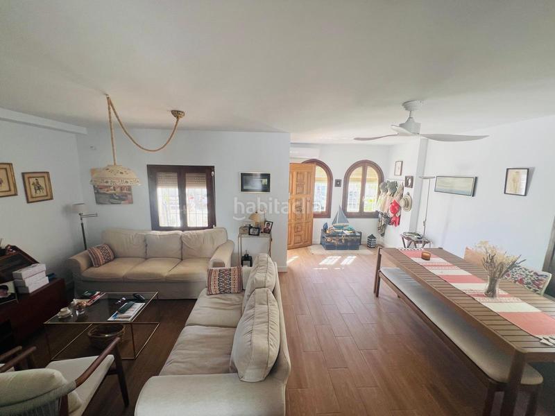 Foto 1bc91bca-8274-4863-a3fd-a64e8e8af743. Casa aparellada amb calefacció aparcament a La Colina Torremolinos