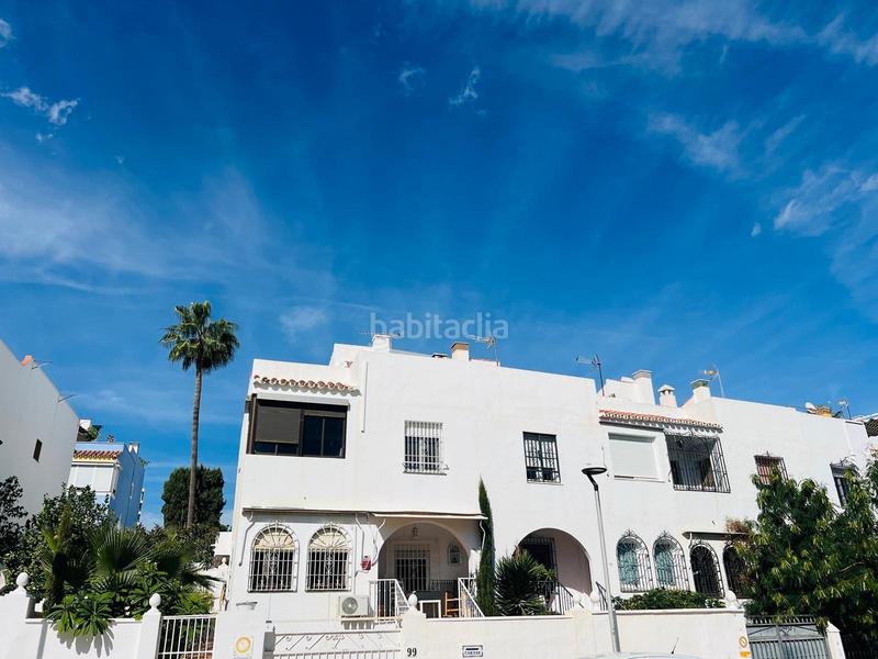 Foto 540d9676-d090-4143-8d4b-53b5c559c33b. Casa aparellada amb calefacció aparcament a La Colina Torremolinos