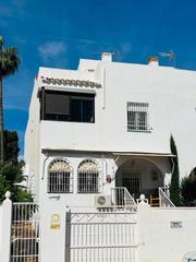 Casa aparellada a La Colina. Pareado en venta en la colina a un paso de la playa.