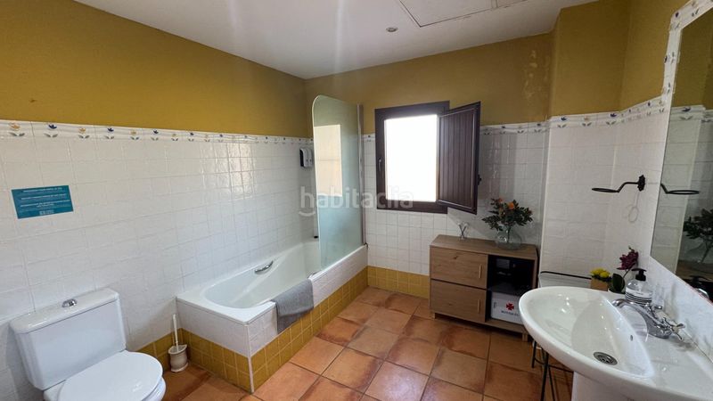 Foto 00cfdebd-f66f-4fe9-b890-c2b9be81ee70. Masia amb aparcament piscina a Teba