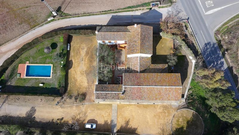Foto b58b7e62-3797-480a-b47d-3e03c058309d. Masia amb aparcament piscina a Teba