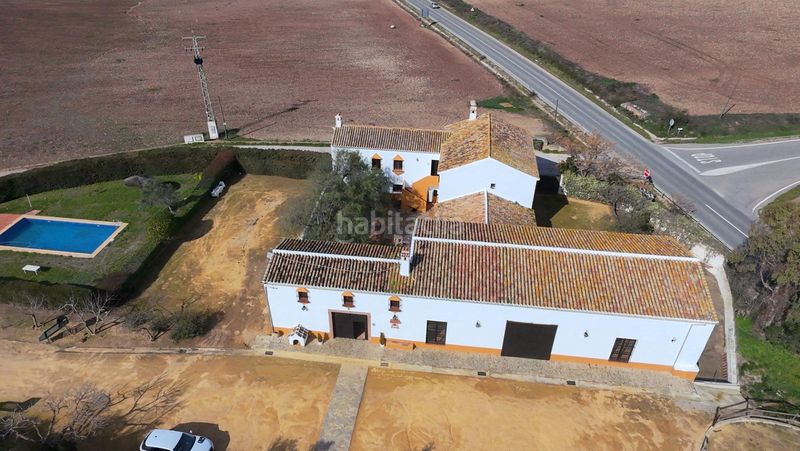 Foto e8c5f04b-76f5-4be0-92bb-e6e4a89b4bf7. Masia amb aparcament piscina a Teba