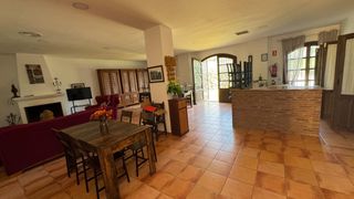 Casale in Teba. Venta cortijo con apt. vacacionales