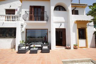 Xalet  Calle panama. Chalet independiente en venta con vistas al mar en benalmadena u