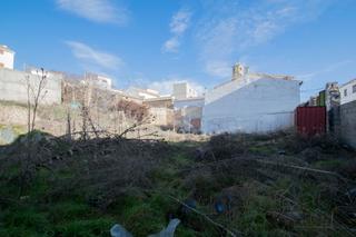 Terreny residencial a Guadahortuna. Parcela en el centro de guadahortuna
