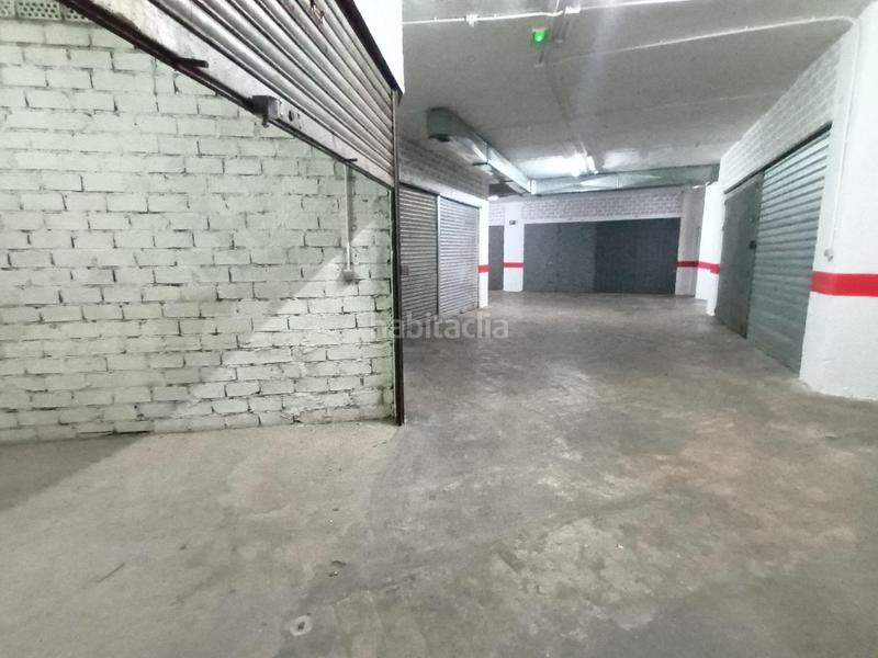 Foto 409bac78-0529-4b67-8991-cff0fbbcff03. Parking voiture dans Barrio de Zaidín Granada