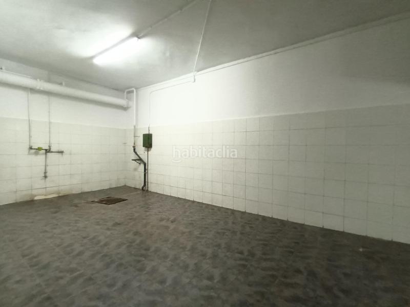 Foto a38a302a-e485-4c29-9c3f-ea2bc5995878. Parking voiture dans Barrio de Zaidín Granada