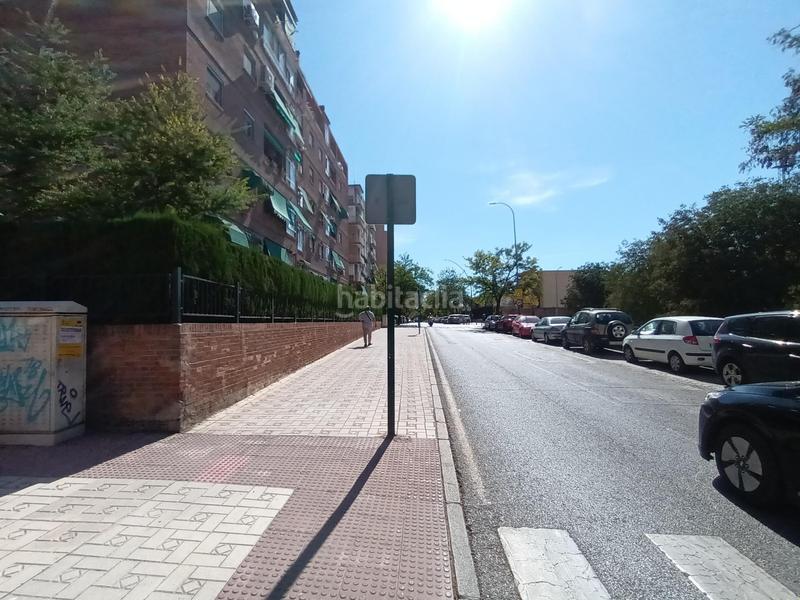 Foto cc128b11-719b-44ba-9f79-75239a3bf3a3. Parking voiture dans Barrio de Zaidín Granada