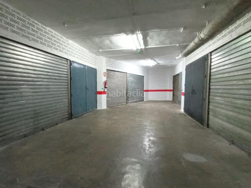 Foto ccae8660-7c4f-402c-b488-f118b5239160. Parking voiture dans Barrio de Zaidín Granada