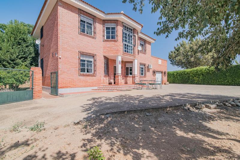 Foto 80c59845-42aa-4491-a4d0-3334d5774fd3. Chalet oportunidad única! se vende magnífica casa en esquina con amplia parcela en Atarfe