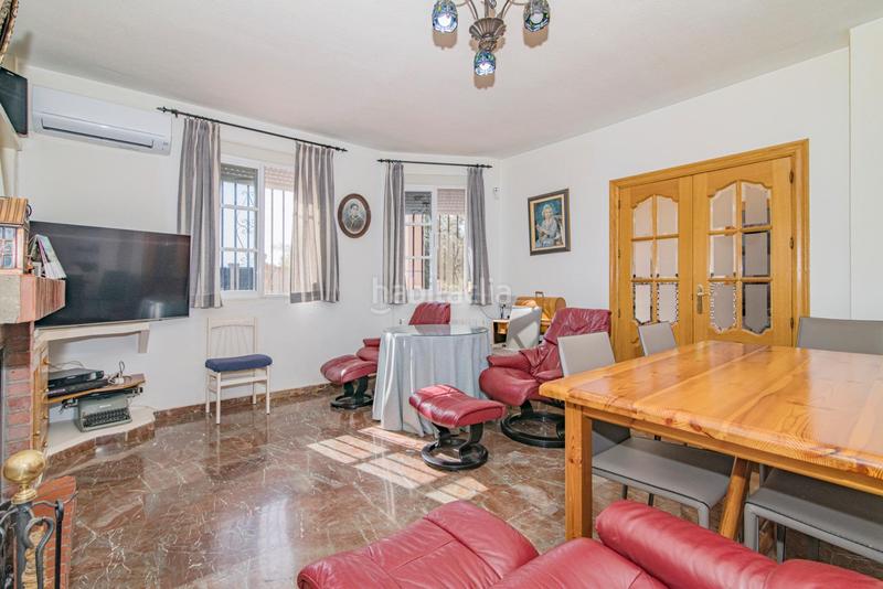 Foto e288f02a-3f29-4287-820b-52bef5acd5bc. Chalet oportunidad única! se vende magnífica casa en esquina con amplia parcela en Atarfe