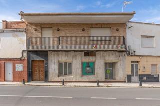 Casa a Valle del Zalabí. Amplia vivienda multifuncional en alcudia de guadix