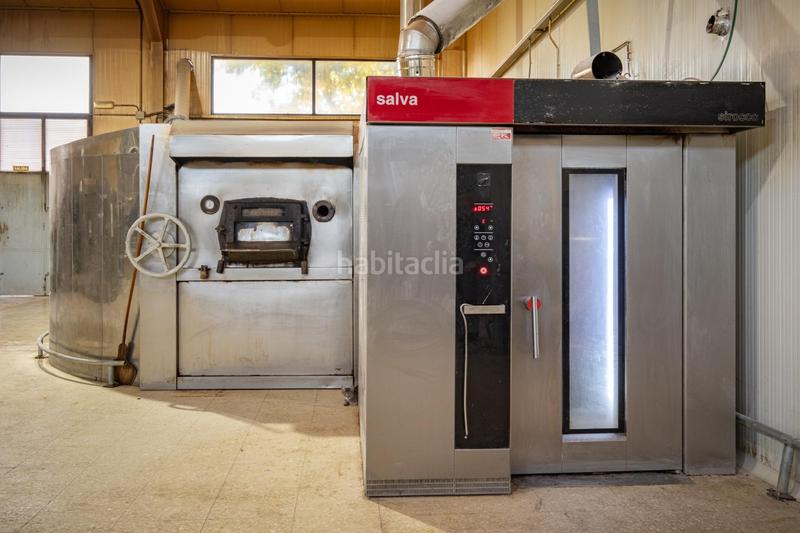 Foto 812170ff-67dd-4e3b-b341-02142dbeddc8. Bâtiment à usage industriel dans Centro - Sagrario Granada