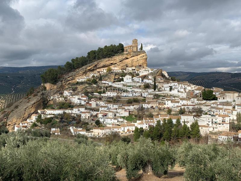 Foto e5c216a3-f696-459f-9a42-55bac15f393a. Piso  en venta , en el centro del pueblo junto a la iglesia en Montefrío