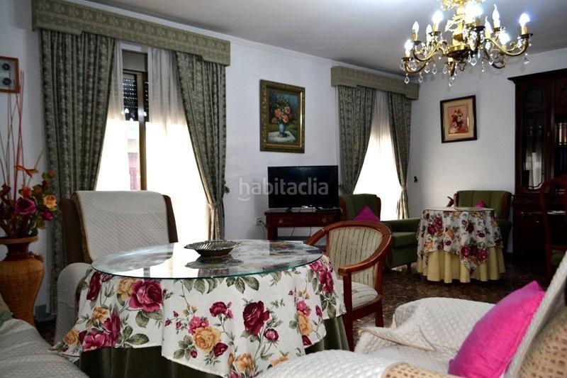 Foto f5a782ad-163d-4c4c-b2e2-fcd29f94cde9. Piso  en venta , en el centro del pueblo junto a la iglesia en Montefrío