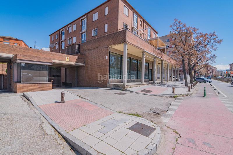 Foto 308604a9-50eb-4dbe-86e1-2232360a8de1. Locale commerciale in avenida andalucia 34 in Cerrillo de Maracena - Periodistas Granada
