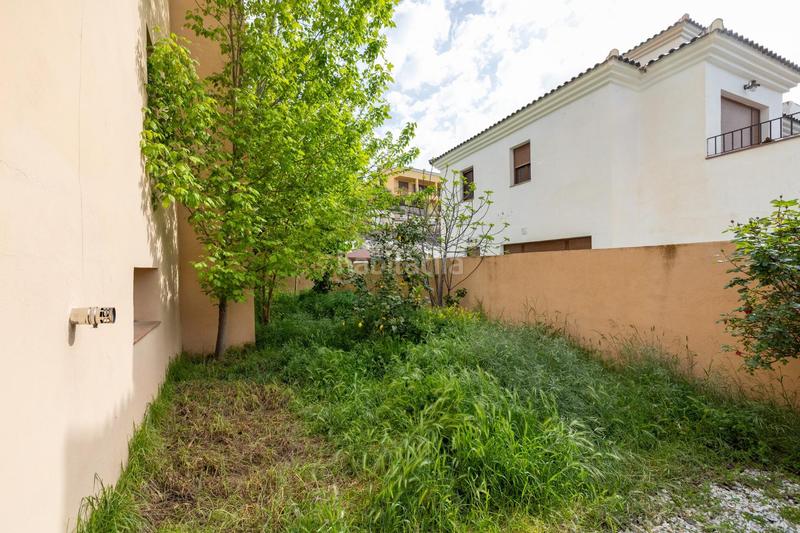 Foto 9f02c217-78e7-4101-ab82-62a5b4e60d64. Chalet with heating parking pool in Altos de la Zubia Zubia (La)