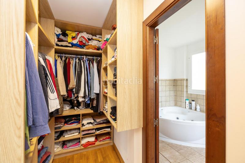 Foto 366c2d65-dbf8-4c0b-bce3-a3d7dc61ed33. Chalet avec chauffage parking piscine dans Altos de la Zubia Zubia (La)