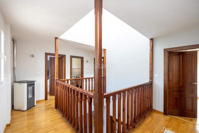 Foto d8fc2658-80da-468e-9c9e-4e20dfb29522. Chalet avec chauffage parking piscine dans Altos de la Zubia Zubia (La)