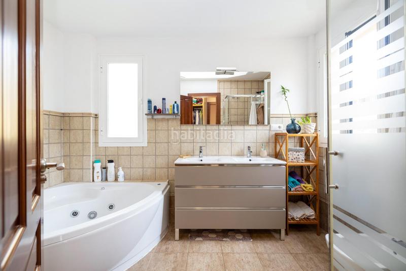 Foto d008331f-a1b1-4e32-97b3-621f2de684c1. Chalet con riscaldamento parcheggio piscina in Altos de la Zubia Zubia (La)