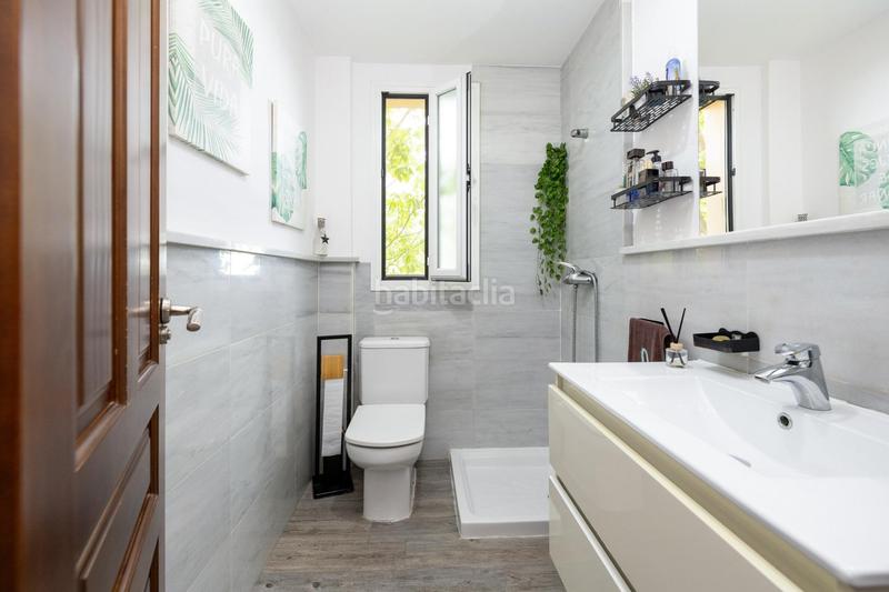 Foto b7f909be-4b25-41e8-bdde-6ca8d0e22ea8. Xalet amb calefacció aparcament piscina a Altos de la Zubia Zubia (La)