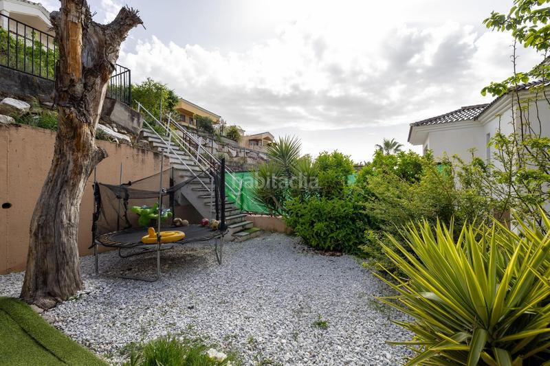 Foto edfd8159-bdcf-425b-99f7-75fd4a5f937c. Xalet amb calefacció aparcament piscina a Altos de la Zubia Zubia (La)