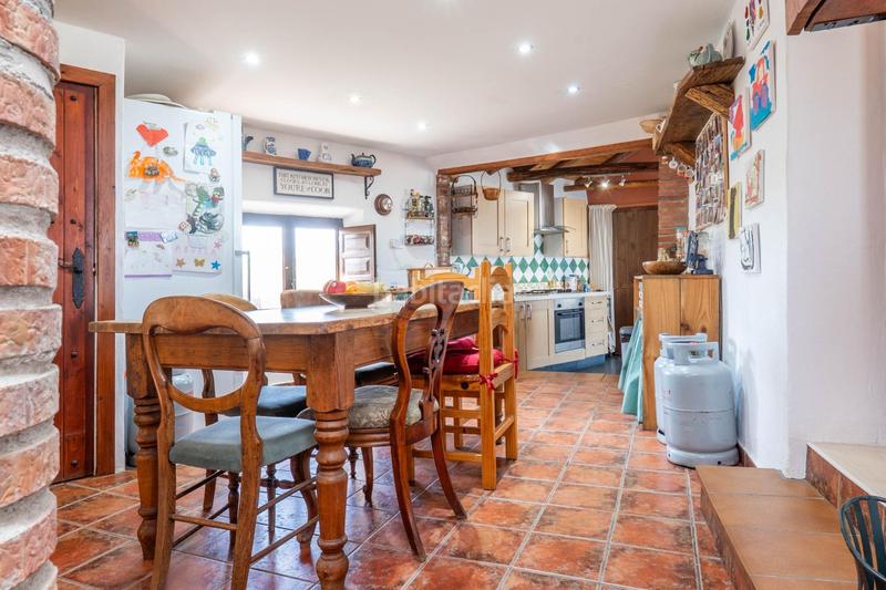 Foto c3868713-40f1-49f2-9a03-ceb7dfae0840. Chalet espectacular casa en Guadix