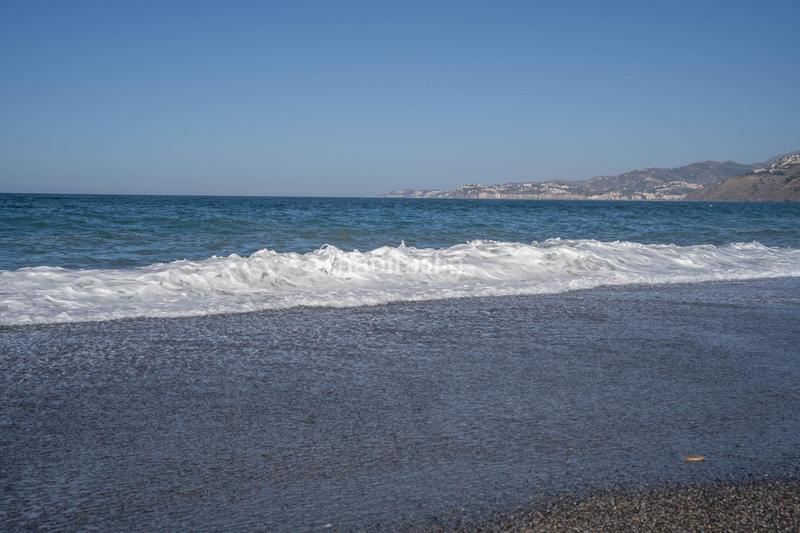 Foto d5f454c7-4b18-4f5d-a3f5-cd35f5839aae. Terreny residencial a carretera malaga (cal) 74 a Salobreña