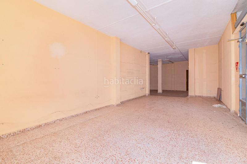 Foto 15e586df-faa9-4fcc-9e8b-2603523d30a5. Local comercial a la venta local haciendo esquina en el centro de durcal en Dúrcal