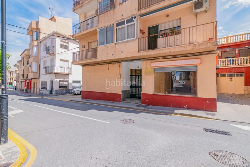 Foto 1648c5db-4466-4685-b8a4-96a77c03ef50. Local comercial a la venta local haciendo esquina en el centro de durcal en Dúrcal